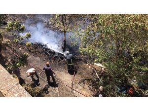 Alanya’daki bahçe yangını yerleşim yerlerine sıçramadan söndürüldü