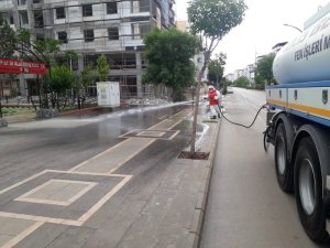 Kilis’te caddeler yıkanıyor