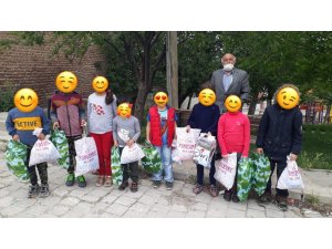 Yüzlerce Türkmen muhacir çocuğu bayramda sevindirildi