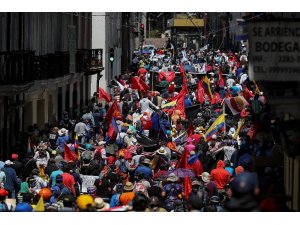 Ekvador’da korona kesintileri, halkı sokaklara döktü