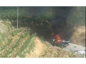 Antalya’da otomobil alev alev yandı