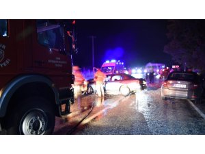 İzmir’de feci kaza: 1’i ağır 3 yaralı