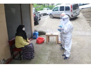 Rize’ye gelen çay üreticilerine Korona virüs testleri yapılmaya devam ediliyor