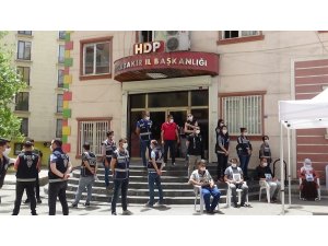 HDP önündeki ailelerin evlat nöbeti 269’uncu gününde
