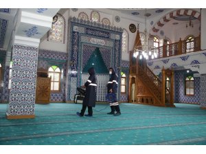 Akdeniz’de cuma namazı kılınacak 7 camide hazırlıklar sürüyor