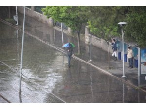 Kırıkkale’de şiddetli yağış etkili oldu