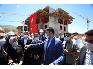 Bakan Kurum, Malatya’da yapımı süren projeleri inceledi