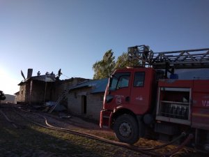 Özalp ilçesinde yangın: 2 yaralı