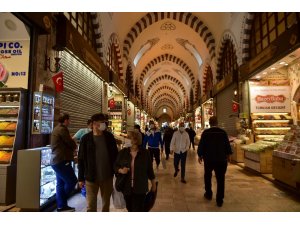 İstanbul’un çarşılarında normalleşme yoğunluğu