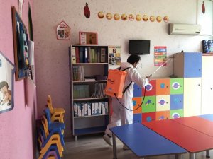 Gaziemir’de eğitim kurumlarında dezenfeksiyon işlemi