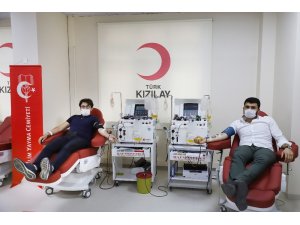 İYC Adana Şubesinden Kızılay’a kan bağışı