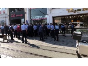 İstiklal Caddesinde Beyoğlu ve İBB zabıtaları arasında gerginlik