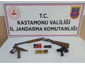 Jandarma ekiplerinden kaçak silah operasyonu