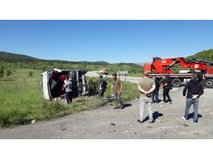 Erzincan’da yolcu otobüsü devrildi: 19 yaralı