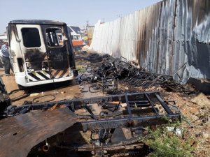 Karaman’da hurdalıkta çıkan yangında 3 araç zarar gördü