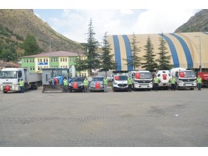 Belediyeyi HDP’nin elinden aldı, boş kalan otopark araçlarla doldu