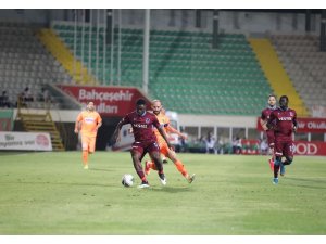 Süper Lig: Aytemiz Alanyaspor: 1 - Trabzonspor: 1 (İlk yarı)