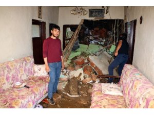 Yozgat’ta sağanak yağış bir evi kullanılamaz hale getirdi