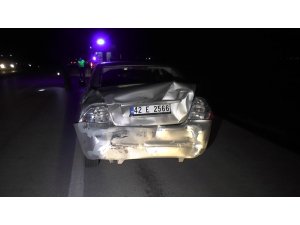 Tır otomobile arkadan çarptı: 3 yaralı