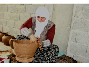 Mutki’de asırlık çanak çömlek geleneği sürüyor