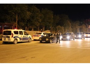 Karaman’da polisten asayiş ve trafik uygulaması