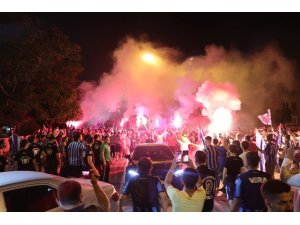 Adana Demirspor kulübü, galibiyetin ardından şampiyon gibi karşılandı