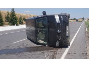 Kırıkkale’de minibüs takla attı: 4 yaralı