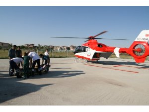 Kalp krizi geçiren tarım işçisi helikopter ambulansla hastaneye sevk edildi