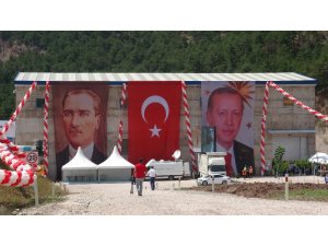 Cumhurbaşkanı Erdoğan’ın telekonferans sitemi ile katıldığı Akıncı HES’in açılışı yapıldı