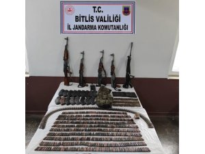 Bitlis’te çok sayıda silah ve mühimmat ele geçirildi