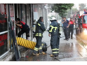 Aydın’da iş yeri yangını paniğe neden oldu