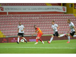 Süper Lig: Kayserispor: 3 - Beşiktaş: 1 (Maç sonucu)