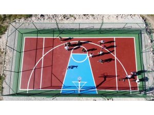 Pursaklar’da her mahalleye mini basketbol sahası