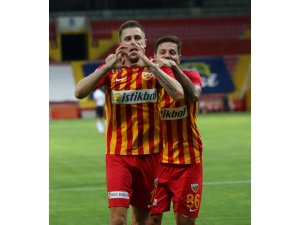 Artem Kravets ligde 6. golünü attı