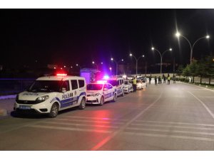 Karaman’da gece yarısı polisten şok asayiş ve trafik uygulaması