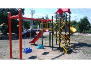Bahşılı Belediyesi parklardaki oyun grupları yenileniyor