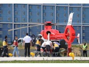 Ambulans helikopterler, ameliyat olacak çocuk için seferber oldu