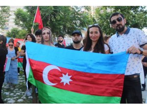 Antalya’daki Azerbaycanlılar, Ermenistan saldırılarını protesto etti