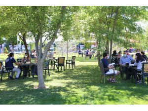 Atılım Üniversitesi tercih dönemindeki tanıtım programlarını açık havaya taşıdı