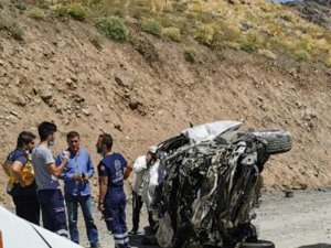 Yüksekova’da araç uçuruma yuvarlandı: 6 ölü
