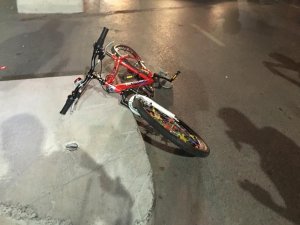 Sultangazi’de otomobil bisikletli çocuğa böyle çarptı: 2’si ağır 7 yaralı