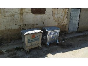 Eski çöp konteynerleri yenisiyle değiştiriliyor