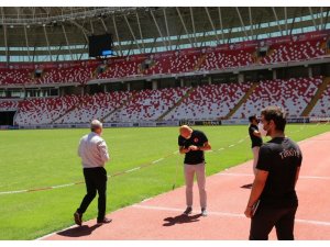 UEFA yetkilileri Sivas Yeni 4 Eylül Stadyumu’nu denetledi