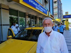 İzmir’deki taksiler sürekli dezenfekte ediliyor