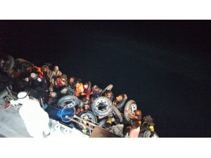 Ölüme terk edilen 37 göçmeni Sahil Güvenlik kurtardı