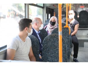 İçişleri Bakanı Soylu halk otobüsüne binerek korona virüse karşı vatandaşları uyardı