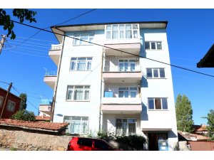 Yozgat’ta Covid-19 testleri pozitif çıkan 15 kişinin yaşadığı apartman karantinaya alındı