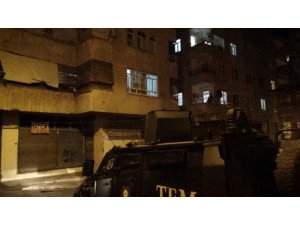 Diyarbakır’da bir eve el yapımı patlayıcı atıldı