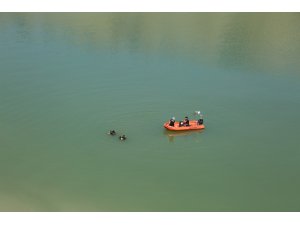 Kayıp Gülistan, baraj gölünde didik didik aranıyor