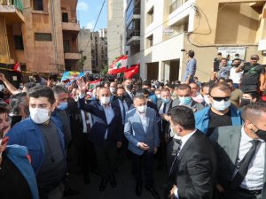 Cumhurbaşkanı Yardımcısı Oktay ve Dışişleri Bakanı Çavuşoğlu, Beyrut’ta Türklerin yaşadığı mahalleyi ziyaret etti